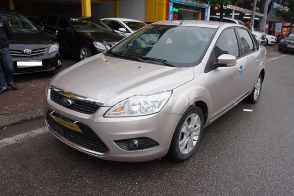  Ford Focus .0AT