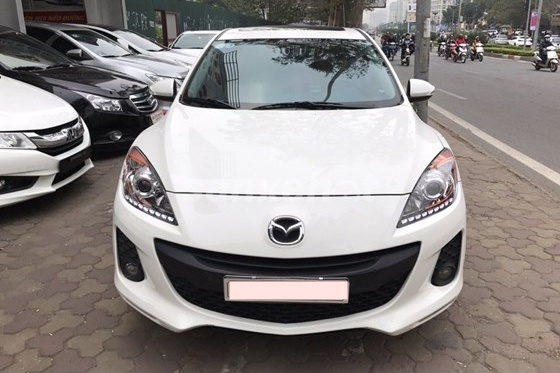 Giá từ 749 triệu đồng Mazda3 2015 dọa soán ngôi Toyota Altis