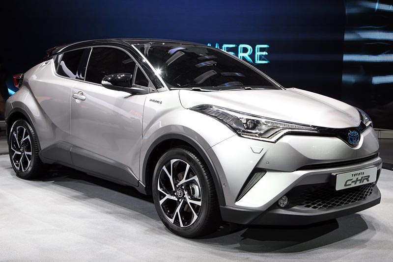 Chính thức mở bán Toyota C-HR 2017 với ngoại hình 