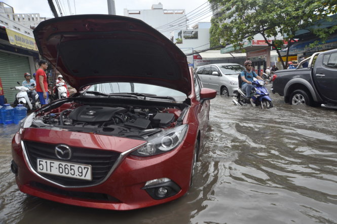 Hạn chế thiệt hại cho xe ô tô bị ngập nước, thủy kích