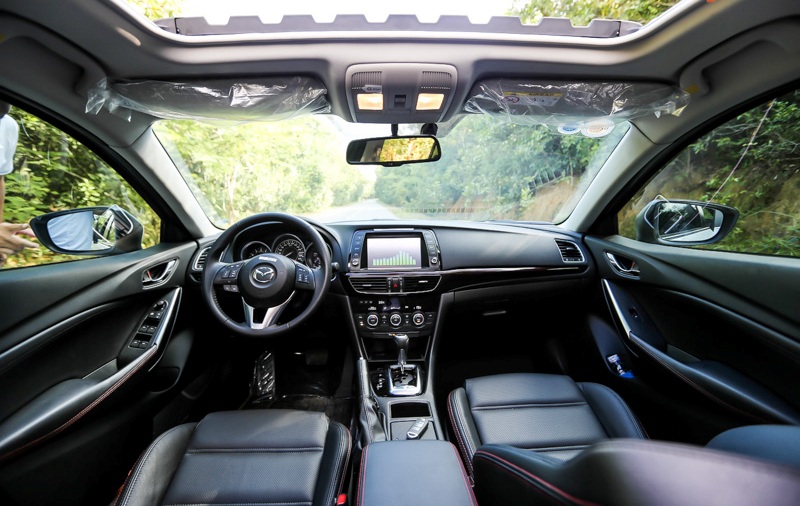  Mazda 6 2016 tiene un lujoso interior