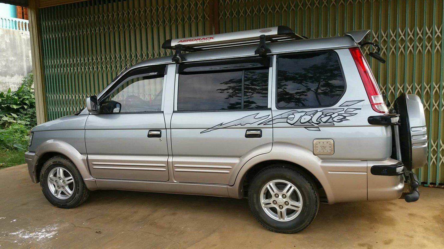 Mitsubishi Jolie và sự mất tích bí ẩn trên thị trường